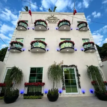 Royal Madero Inn Express