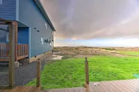 Sanderling Sea Cottages, Unit 3 w/ Private Balcony Hotels in Waldport