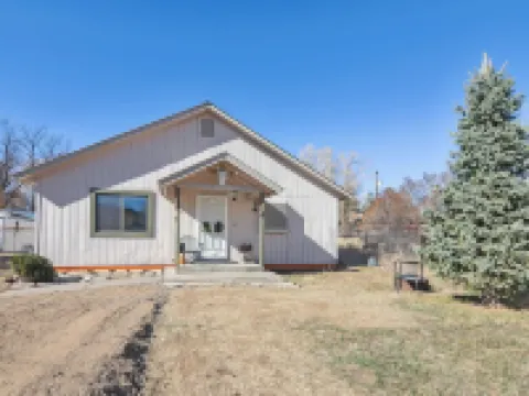 Single Tree Cottage - Walk to Downtown Chama! Hotels in Chama