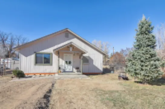 Single Tree Cottage - Walk to Downtown Chama!