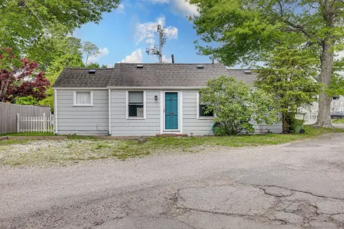 距渡輪1英里：海恩尼斯的“海街小屋”