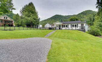 Mullens Home - Close to Hatfield-McCoy Trailhead!