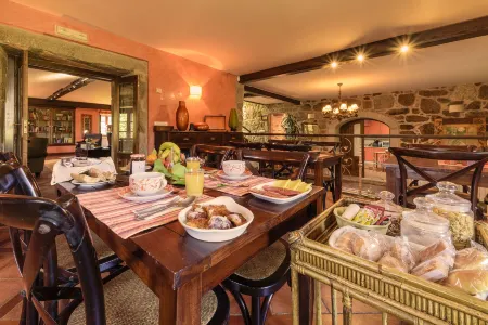 Casal Dos Celenis Отели в г. Кальдас