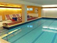 Hotel Meran Hallenbad & Sauna - piscina