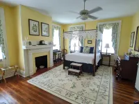 Benjamin Ellis House Bed & Breakfast Các khách sạn gần Craven Community College