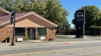 Abajo Lodge - Parkplatz