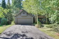 11 Mi to Slopes: Frisco Home w/ Hot Tub & Sauna! - Balkon
