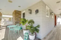 Spacious Avalon Beach House - 2 Blocks to Water! - spa