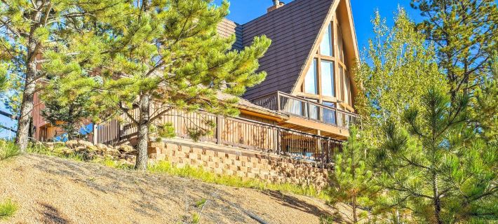 'Lazy Bear Lodge' in Florissant w/ Mountain Views! Hoteles en Condado de Teller