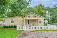 Ferriday Lakehouse w/ Private Dock, Deck, & Yard! - Park Yeri
