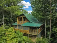 Secluded Sevierville Cabin w/ Hot Tub!