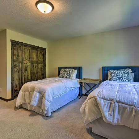 Walk to Gull Lake! Spacious Family Home w/ Deck