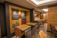 Adresin Hotel - Desayuno