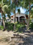 Sonido Del Mar, Island Retreat, 9 minute walk to the beach 住宿飯店