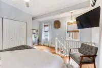 Spacious Apartment Downtown - Condos