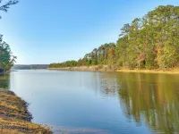 Modern Mccormick Townhome on Lake Thurmond! Hotels in McCormick County