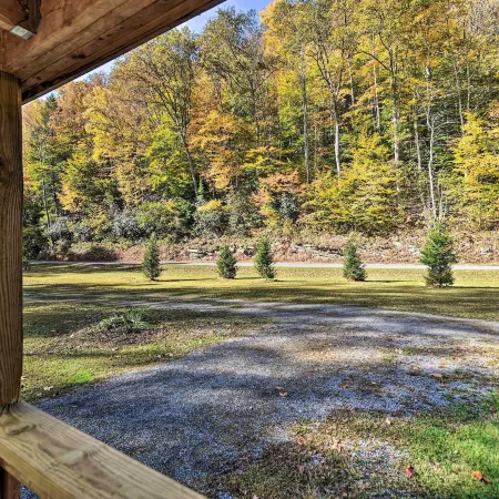 Cozy Anchors Away Cabin Hideaway w/ Fire Pit! Отели в г. Такер
