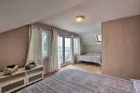 Queen City Home w/ Ohio River View - 3 Mi to Dtwn! Hotels in Bellevue