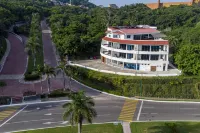 La Loma Suites Hotels in 