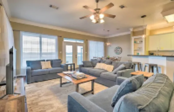 Waterfront Lake Conroe Getaway w/ Multiple Decks!