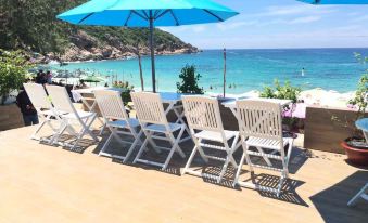 Blue Anchor Lodge & Cafe-Binh Ba Island
