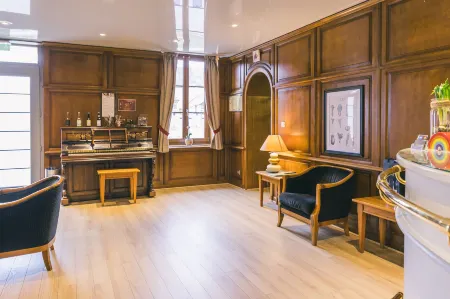 Logis Hôtel & Restaurant le Soleil d'or Отели в г. Ла Шапель-Вопельтень