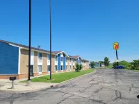 سوبر 8 باي ويندام بورتاج Hotels near Cascade Mountain
