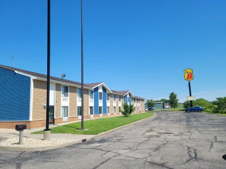 Super 8 by Wyndham Portage