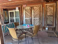 Cozy Studio with Full Kitchen and Amenities - Charming Artisan Retreat