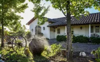 Hotel Vendimia Parador Hotels near Clos Apalta Lapostolle