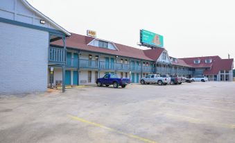 Rittiman Inn and Suites