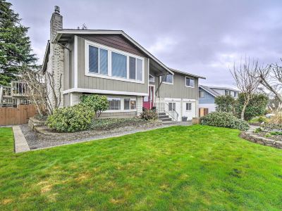 Spacious Tacoma Getaway 2 Mi to Old Town!