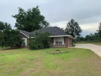 4 bedrooms 2 bathroom with 10  guests city center double kitchen