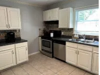 Newly renovated- 2.5 mi to Downtown Riverfront