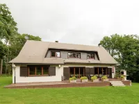 Tenneville Villa with Sauna Hotels in 