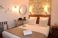 레 포르트 도르 University Institute of Technology 주변 호텔