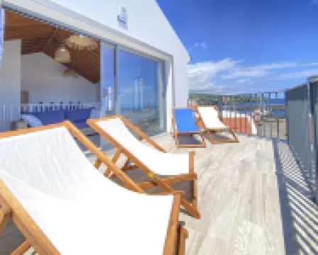 Casa da Baleia T2 Localizado à Beira-mar Virado a Menos de 5 Min. a pé da Praia