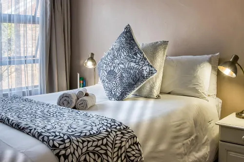 Woodpecker's Inn Guest House - 4-Star