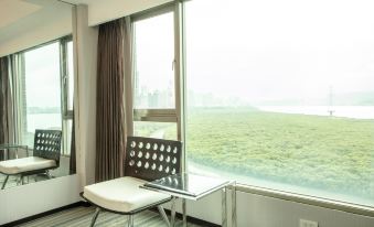 Cloud Hotel Riverside