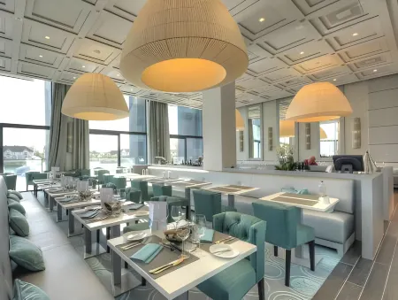 La Réserve Resort Отели рядом со станцией Heist Railway Station