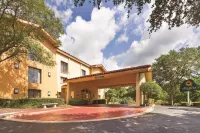 Days Inn by Wyndham Gainesville University I-75 Hotels in Gainesville