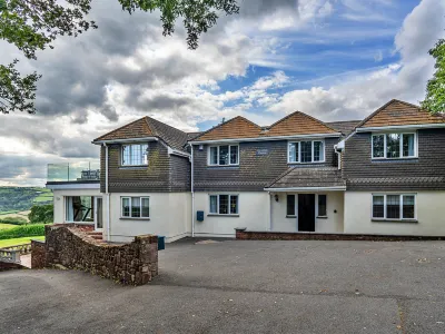 Gratton House Hotel dekat Castle Drogo