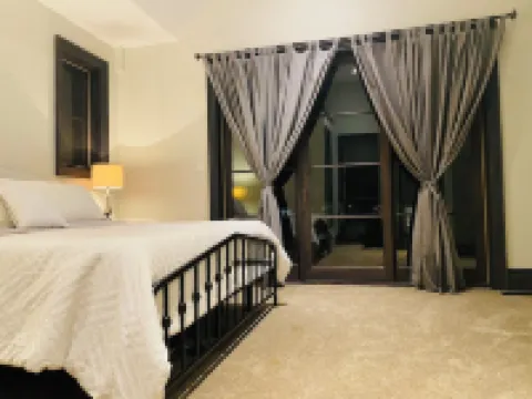 Blue Mountain Mansion House