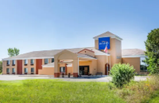 Baymont by Wyndham Mukwonago Hotels in Waukesha County