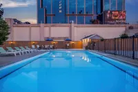Travelodge by Wyndham Niagara Falls at the Falls