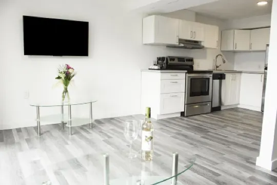 Bowmanville Marina Inn & Suites