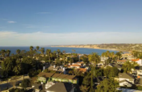 Topaz by AvantStay Adorable Cottage Walking Distance to Beach w Large Patio