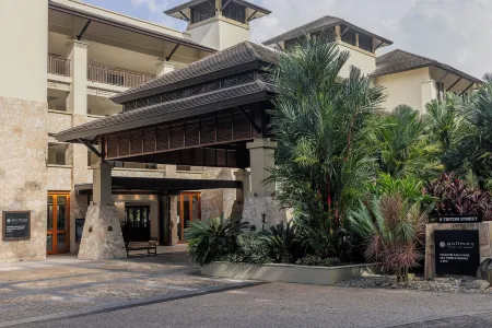 Pullman Palm Cove Sea Temple Resort and Spa