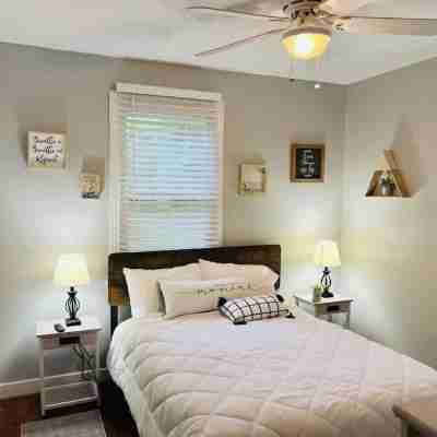 Georgia Blue Cottage Rooms