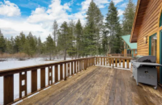 5 Mins to Ski Resort Ping Pong Pool Table Deck Donner Ridge by AvantStay